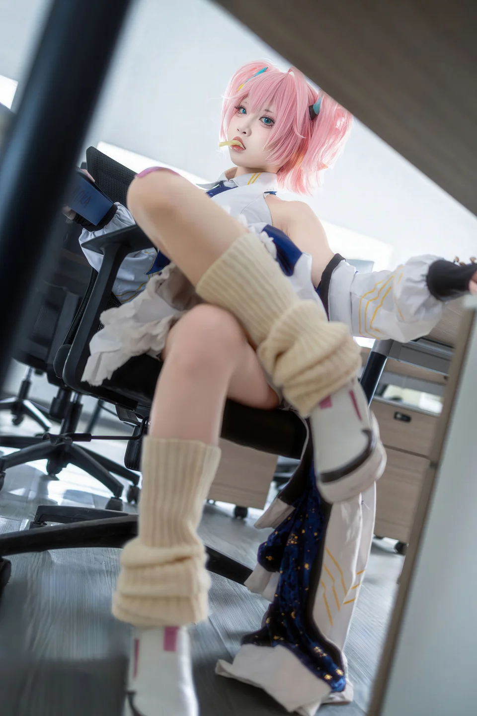 纸悦Etsu_ko - 桃香 [54P-422MB]  tg@simisebaisi 【丝足阁】012.webp